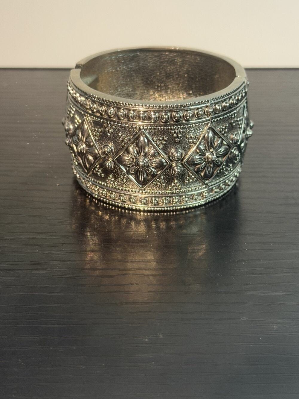 Vintage Silver Tone Ornate Floral Diamond Pattern Wide Hinged Cuff Bracelet